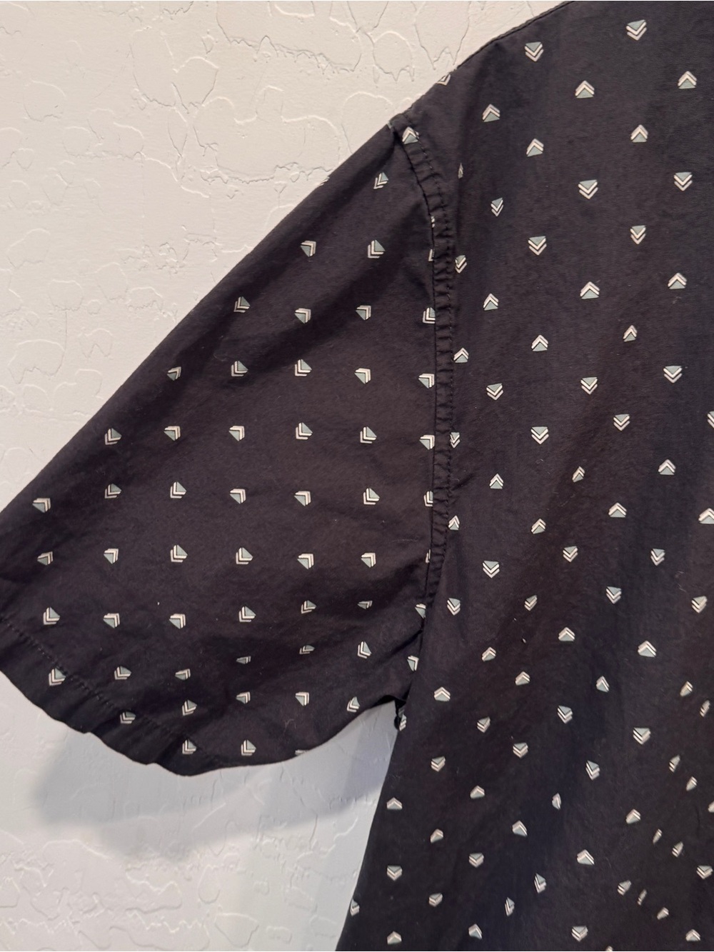 Vans Short-Sleeve Button-Up Shirt Mens XL Black Geometric - Picture 2 of 6